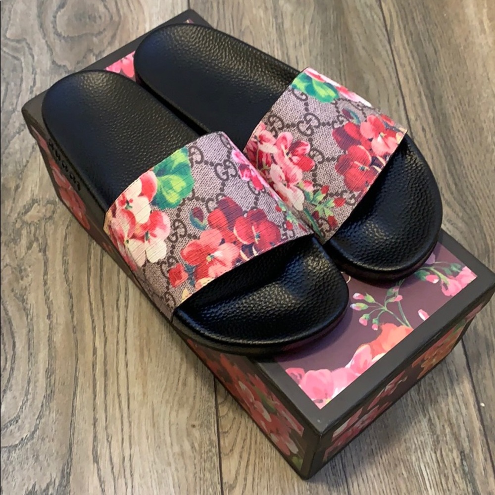 Designer Women's Pursuit Pool Slide Sandals